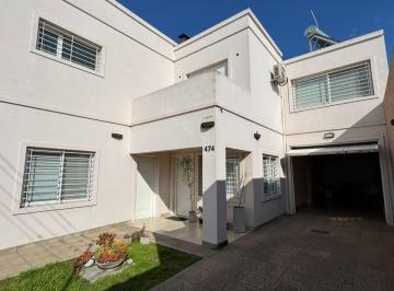 Casa · 206m² · 8 Ambientes · Casa en Venta - 4 Dorm. 2 Baños - Chivilcoy