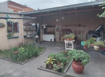 Casa · 170m² · 4 Ambientes · 2 Cocheras · Casa en Venta - 3 Dorm. 2 Baños - 300 m² - Almirante Brown