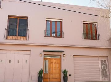 Casa · 216m² · 6 Ambientes · 2 Cocheras · Casa en Venta - 3 Dorm. 2 Baños - Ensenada