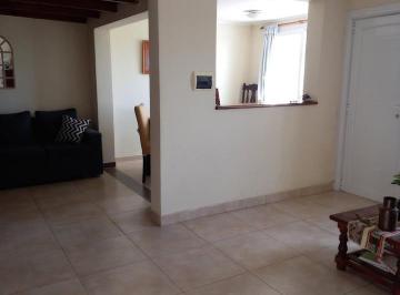 Casa · 150m² · 3 Ambientes · 1 Cochera · Casa en Venta - 2 Dorm. 1 Baño - Tandil