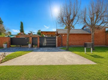 Casa · 110m² · Casa en Alquiler en Funes 1 Dormitorio