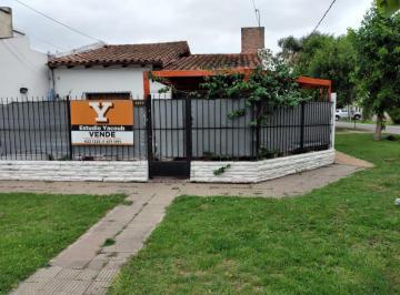 Casa · 90m² · 3 Ambientes · 1 Cochera · Casa en Venta - 2 Dorm. 1 Baño - Cochera - 90 m² - Los Hornos, La Plata