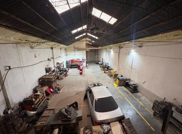 Local comercial · 400m² · 5 Ambientes
