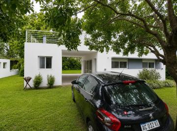 Casa de 5 ambientes, Pueblo Esther · Casa en Venta en Barrio Cerrado Sol Paraná