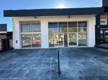 Local comercial · 204m² · 3 Ambientes · Local en Alquiler Anual Sobre Av San Martín en Villa Carlos Paz