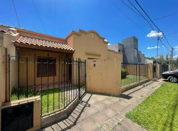Casa · 120m² · 3 Ambientes · 1 Cochera · Casa en Alquiler en Lujan Calle Entre Rios Al 1600