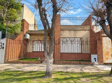 Casa · 64m² · 3 Ambientes · 2 Cocheras · Venta de Casa en Avellaneda