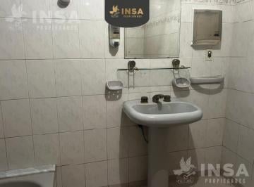 Casa · 200m² · 10 Ambientes · 2 Cocheras · Casa en Alquiler en Barrio Bombal, Ciudad Mendoza