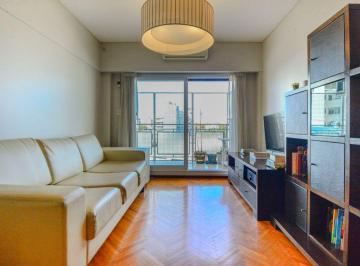 Departamento de 4 ambientes, Villa del Parque · Semi Piso de 4 Ambientes Al Contra Frente con Balcón Corrido