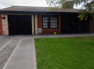 Casa · 100m² · 3 Ambientes · 1 Cochera · Doble Oportunidad en Zona Iii: Dos Chalets de 3 Ambientes en un Mismo Lote