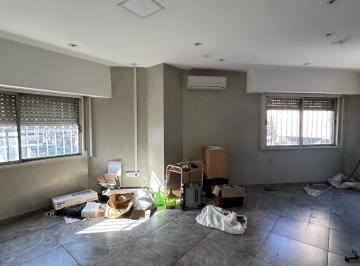 Oficina comercial · 100m² · 4 Ambientes · Oficina/depósito en Alquiler - Flores