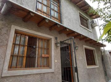 Departamento de 4 ambientes, Jesús Nazareno · Duplex en Venta Gllen