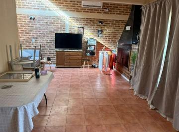 Casa de 3 ambientes, Mari Menuco · Venta Casa Villa Mari Menuco