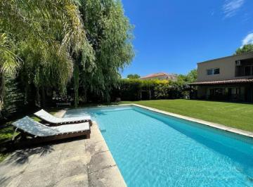 Casa · 174m² · 5 Ambientes · 2 Cocheras · San Isidro Labrador en Venta, Sobre Lote Interno