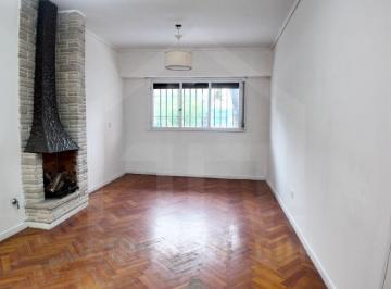 Departamento de 2 ambientes, Belgrano · Departamento en Planta Baja con Patio — Luminoso y Al Frente