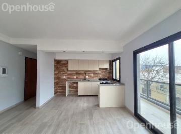 Departamento · 41m² · 2 Ambientes · Departamento en Monte Castro en Venta con Balcón, Patio y Terraza