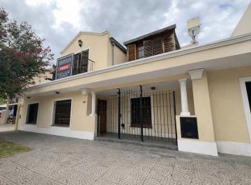 Casa · 258m² · 5 Dormitorios · 1 Cochera · Casa Alquiler y Venta City Bell Céntrica Ideal Proyecto Comercial Lote 279 m²