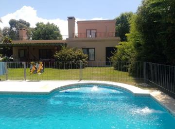 Casa de 5 ambientes, Pilar · Casa en Venta en Alcanfores