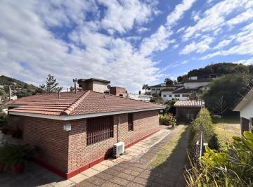 Casa · 900m² · 3 Dormitorios · 1 Cochera · Oportunidad Comercial en Rio Ceballos - Lote 900 m² Propiedad