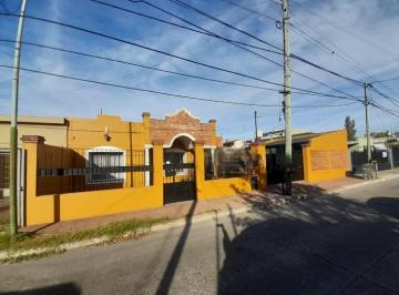 Casa · 349m² · 4 Ambientes · 1 Cochera · Venta Casa 4 Ambientes en San Antonio de Padua, Merlo