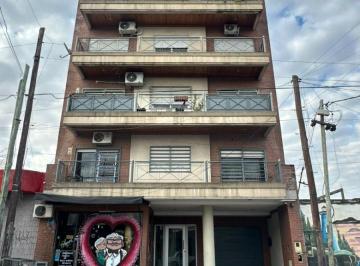 Departamento de 2 ambientes, Avellaneda · Excelente Departamento de 2 Ambientes con Cochera en Alquiler