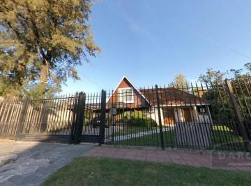 Casa · 350m² · 4 Dormitorios · Casa - Adrogue