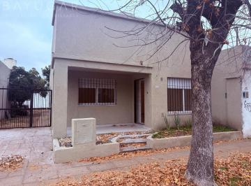 Casa · 100m² · 5 Ambientes · 2 Cocheras · Venta Casa en Pilar Centro