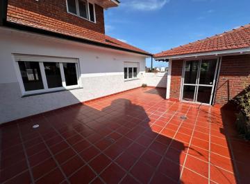Casa · 1m² · 5 Ambientes · 2 Cocheras · Alquiler PH 5 Ambientes Barrio San Carlos