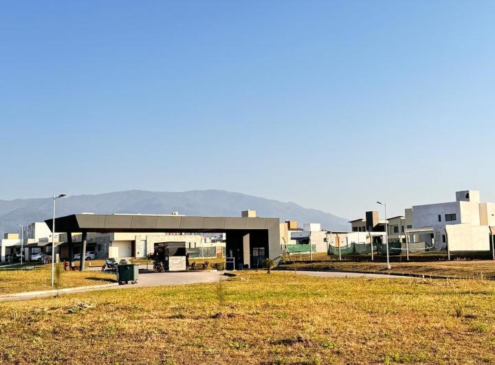 Terreno · 432m²