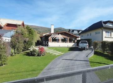 Casa · 153m² · 4 Ambientes · 3 Cocheras · Venta Casa en Melipal Bariloche 3 Dorm.