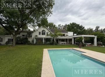 Casa · 380m² · 6 Ambientes · Casa en Venta en Mayling Club de Campo