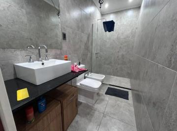 Casa · 60m² · 2 Ambientes · Venta de Casa con Pileta en Campiñas de Piñero