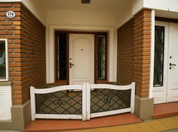 Casa · 200m² · 4 Ambientes · 1 Cochera · Venta Casa 4 Ambientes Villa Sarmiento