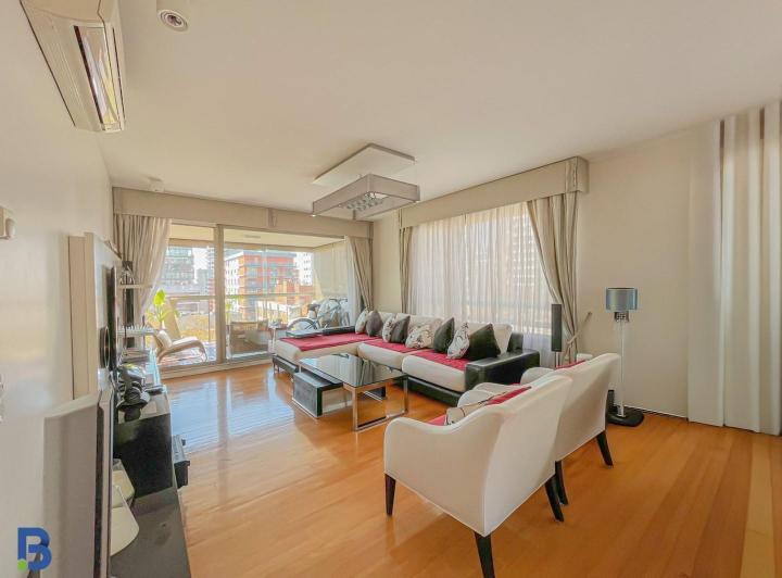 Departamento · 160m² · 4 Ambientes · 2 Cocheras