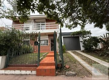 PH · 90m² · 5 Ambientes · 1 Cochera · Alquiler Dúplex 2 Dorm. con Cochera Urca