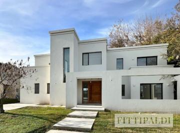 Casa · 223m² · 4 Ambientes · 2 Cocheras · Casa en Venta en San Matias - Area 4, San Matias, Escobar