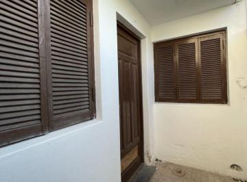 PH · 50m² · 3 Ambientes · Alquiler de PH en Tolosa, Interno, Dos Dorm. y Patio