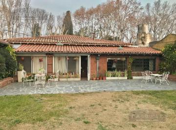 Casa · 255m² · 3 Dormitorios · Terreno - Monte Grande