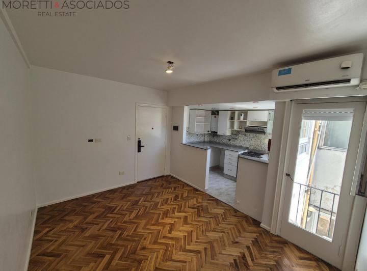 Departamento en Venta de 3 Ambientes en Floresta Reciclado a Nuevo