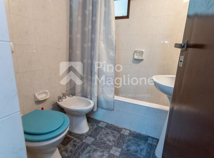 Casa · 215m² · 10 Ambientes