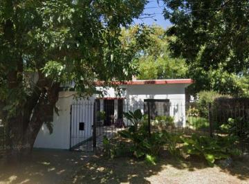 Casa de 4 ambientes, La Plata · Casa en Venta + Galpón a Refaccionar