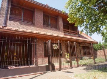 Casa · 185m² · 5 Dormitorios · Chalet en Burzaco