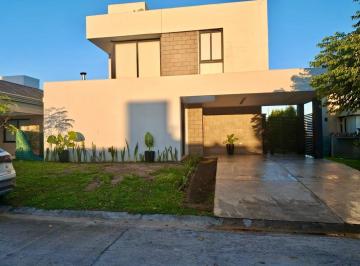 Casa · 250m² · 8 Ambientes · 2 Cocheras · Casa en Venta, Alto Verde 3, Tres Dorm. Más Dependencia