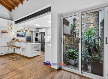 Casa · 250m² · 5 Ambientes · 2 Cocheras · Casa en Venta en Castelar, Crisologo Larralde Al 1900