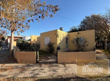 Casa · 200m² · 3 Ambientes · 2 Cocheras · Casa en Centro