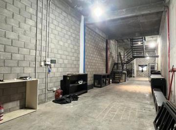Depósito de 5 ambientes, Floresta · 2 Depositos Juntos o Separados de 4.5 X 27 en 2 Plantas - Bogotá 3706