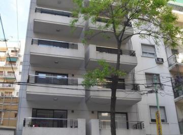 Departamento · 34m² · 1 Ambiente · 1 Cochera · Luminoso Monoambiente con Balcón Al Frente - C/cochera Cubierta - Caballito