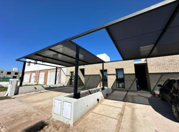 Casa · 82m² · 5 Ambientes · 1 Cochera · Duplex en Venta, Quebrada de Manantiales, Planta Baja, Dos Dorm.