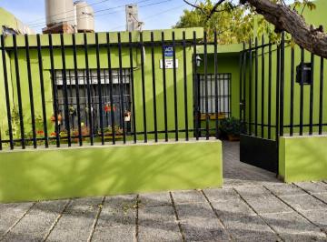 Casa de 4 ambientes, Neuquén · Casa en Alquiler 3 Dorm. - Calle Rio Uruguay