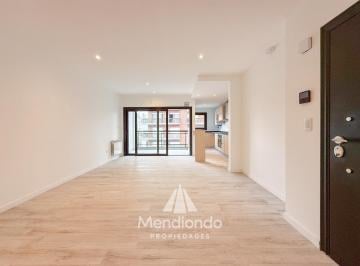 Departamento · 76m² · 3 Ambientes · 1 Cochera · Semipiso 3 Amb Al Frente con Balcón Terraza y Cochera - Plaza Mitre